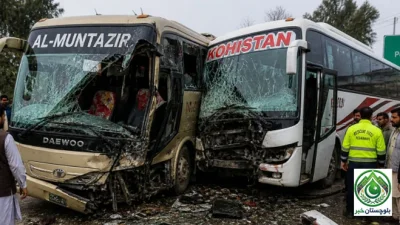 پشاور میں افسوسناک حادثہ: دو فلائنگ کوچز دیوار سے ٹکرا گئیں، 1 بچہ جاں بحق، 5 افراد زخمی